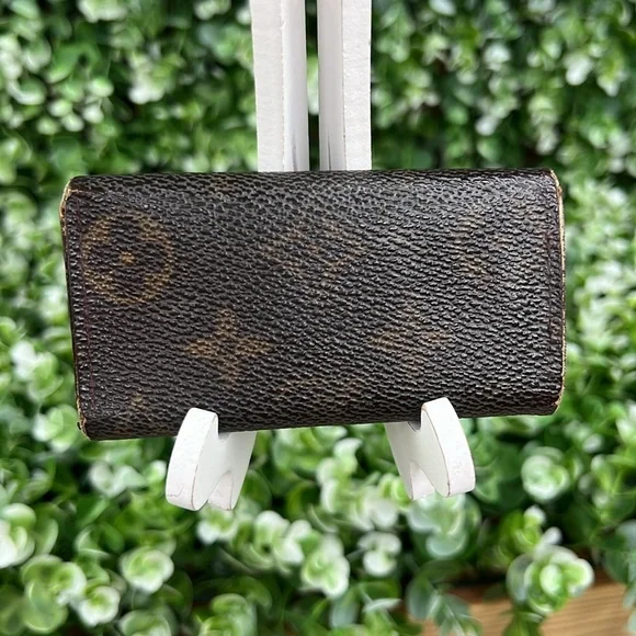 Louis Vuitton Authentic Monogram Canvas 4 Key Holder